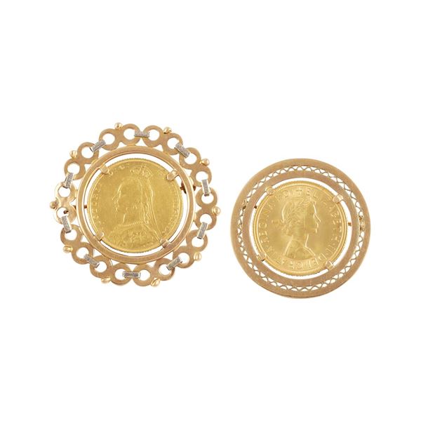 18KT GOLD LOT OF TWO BROOCHES WITH GOLD COIN
