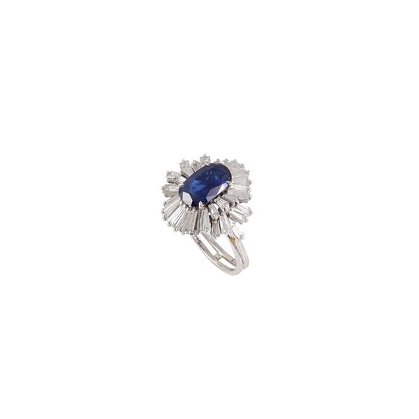 18KT GOLD, SAPPHIRE AND DIAMONDS RING