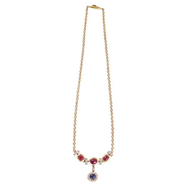 18KT GOLD, RUBIES, SAPPHIRE AND DIAMONDS NECKLACE