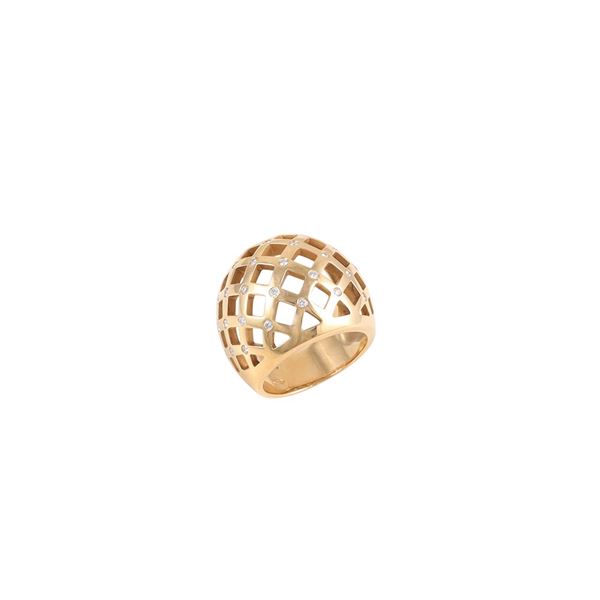 18KT GOLD AND DIAMONDS RING