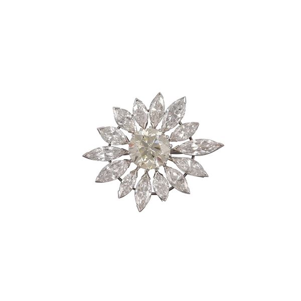 18KT GOLD AND DIAMONDS BROOCH