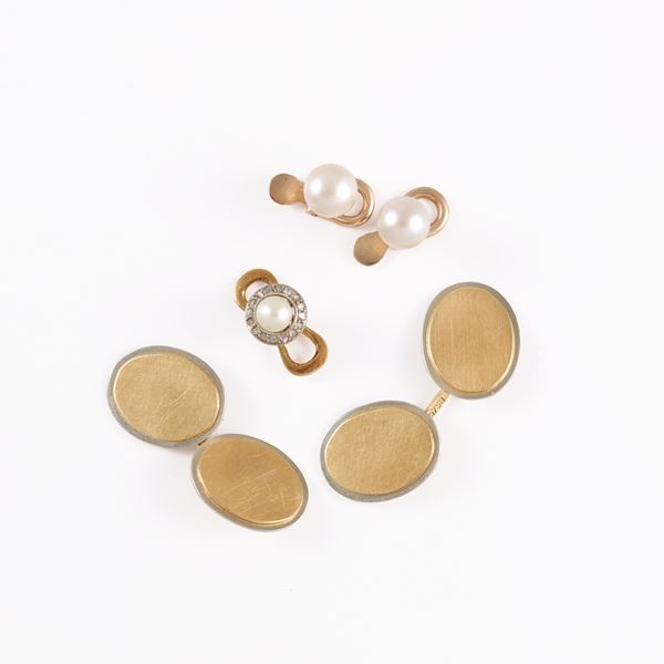 18KT GOLD LOT OF CUFFLINKS AND SHIRT FRONT BUTTONS WITH PEARLS AND DIAMONDS