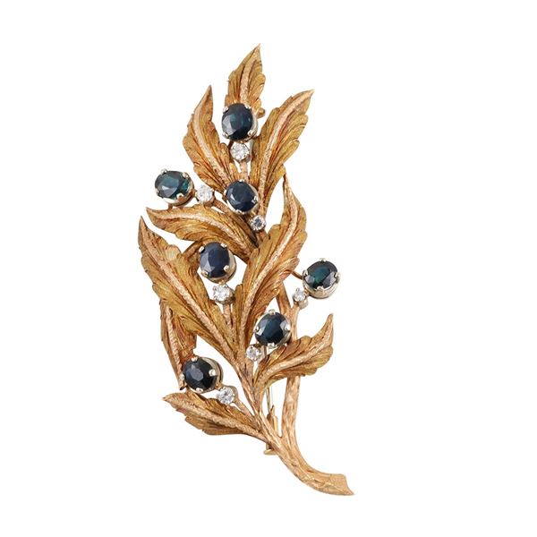 18KT GOLD, SAPPHIRES AND DIAMONDS BROOCH