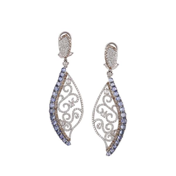 18KT GOLD, DIAMONDS AND SAPPHIRES EARRINGS