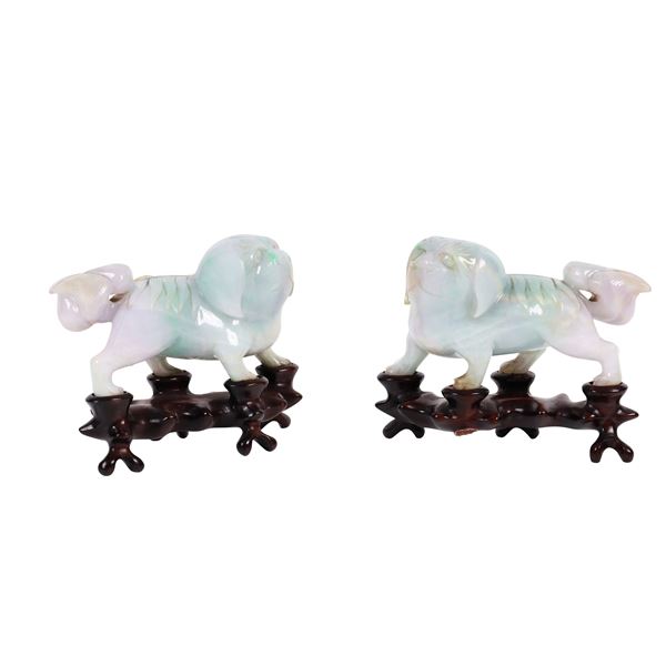 PAIR OF STATUES - 清 翡翠狮子一对