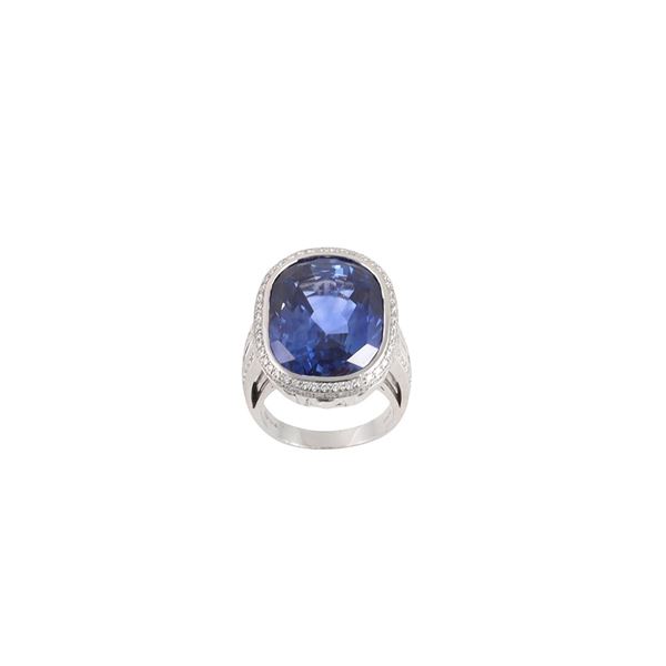 PLATINUM, SRI LANKA SAPPHIRE AND DIAMONDS RING