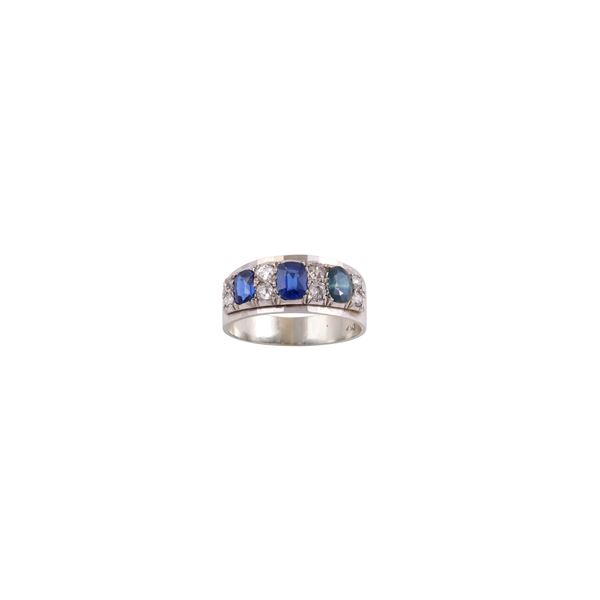 18KT GOLD, SAPPHIRES AND OLD EUROPEAN CUT DIAMONDS RING  - Auction IMPORTANT JEWELRY - Casa d'Aste International Art Sale