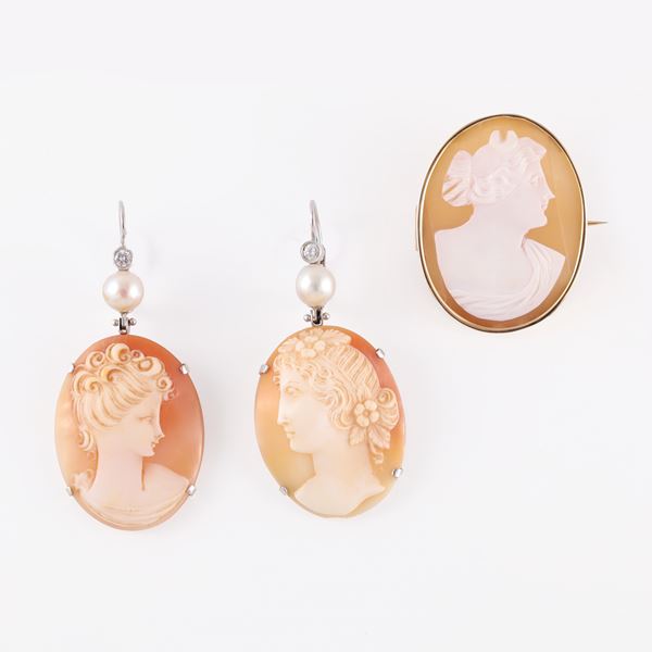 LOT OF 18KT GOLD BROOCH AND EARRINGS WITH SHELL CAMEO (fêlure), CULTURED PEARLS AND DIAMONDS