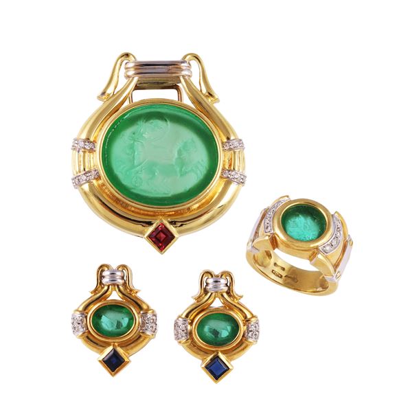 18KT GOLD LOT OF BROOCH, EARRINGS AND RING WITH DIAMONDS, GARNET, SAPPHIRES AND CAMEO GLASS  - Auction IMPORTANT JEWELRY - Casa d'Aste International Art Sale