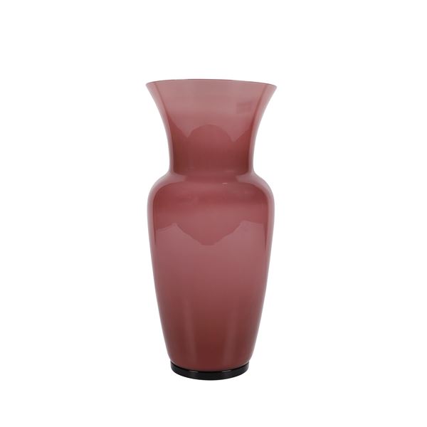 PURPLISH AND BLACK GLASS VASE, BY VENINI, series "Opalino"  - Auction ORIENTAL ART AND  FINE GLASS 东方艺术与琉璃 - Casa d'Aste International Art Sale
