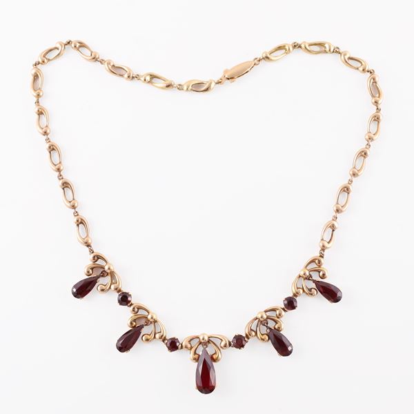 18KT GOLD, GARNETS AND SYNTHETIC GEMS NECKLACE