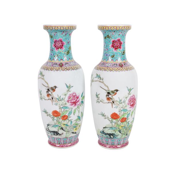 PAIR OF VASES - 二十世纪粉彩花鸟瓶一对