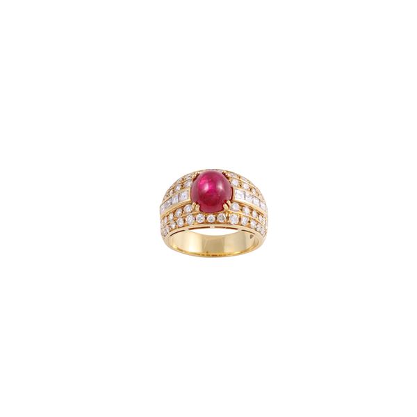 18KT GOLD, CABOCHON-CUT RUBY AND DIAMONDS RING  - Auction IMPORTANT JEWELRY - Casa d'Aste International Art Sale
