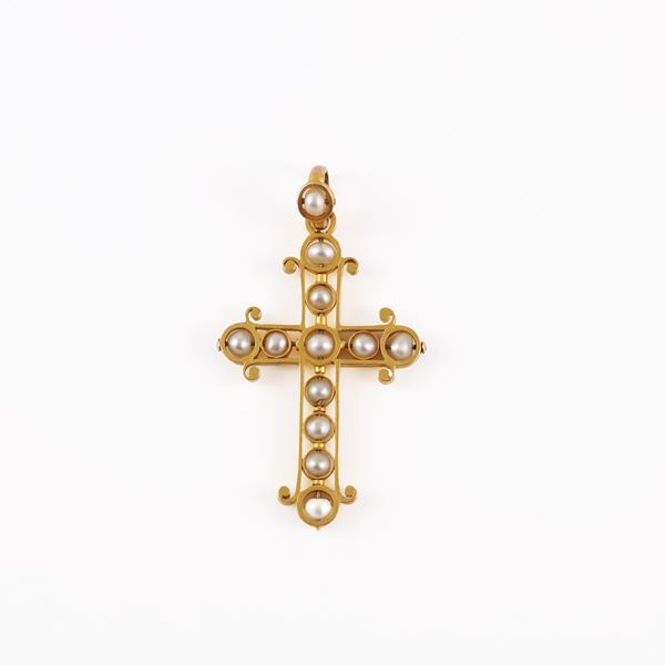 18KT GOLD AND PEARLS PENDANT
