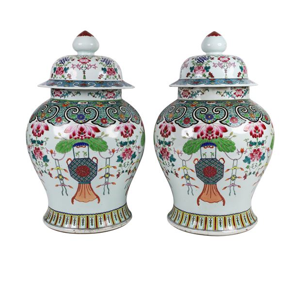 PAIR OF POTICHE - 清代 粉彩将军罐一对