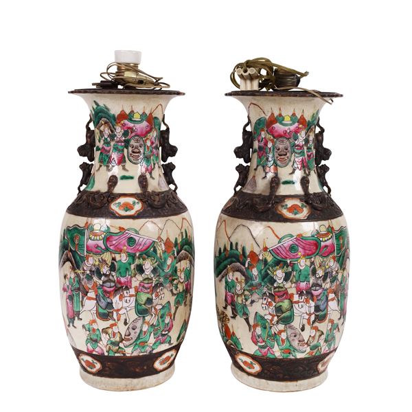 PAIR OF VASES - LAMPS - 清 哥釉粉彩人物瓶一对