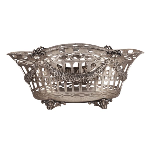 800 SILVER CENTERPIECE