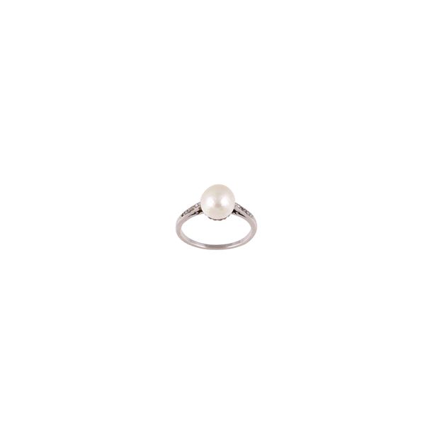 PLATINUM RING WITH NATURAL SALTWATER PEARL AND ROSE-CUT DIAMONDS (missing)