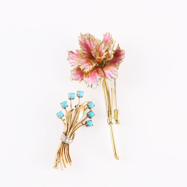 LOT OF TWO 18KT GOLD BROOCHES WITH ENAMEL (missing), TURQUOISE AND DIAMONDS