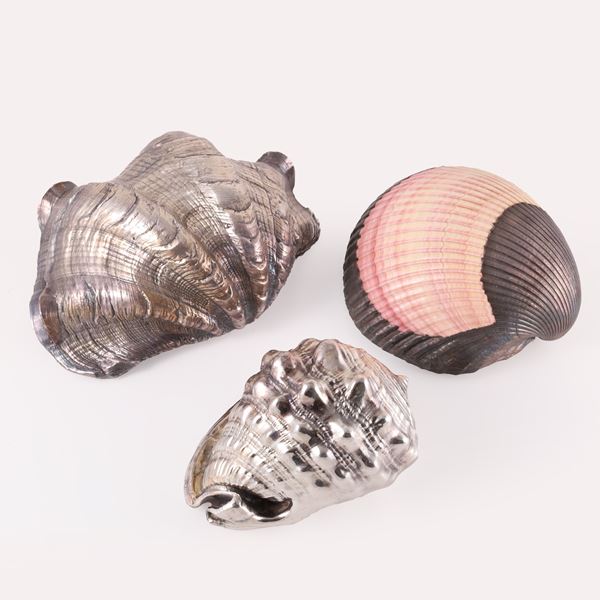 SET OF THREE SHELLS: TWO CLAD IN 925 SILVER AND ONE IN METAL