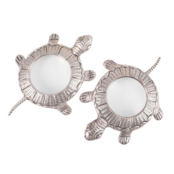 Lot of two turtle-shaped magnifying glasses in 800 silver