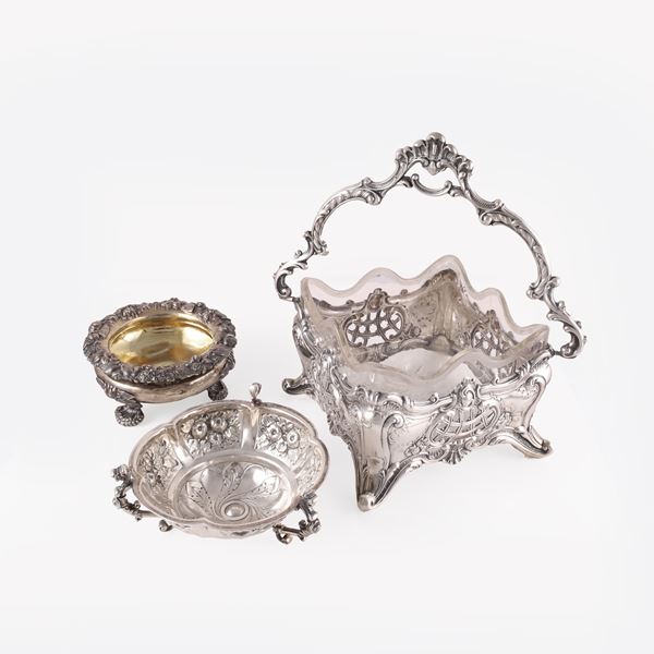 LOT OF A BASKET AND TWO BOWLS IN 800 AND 925 SILVER