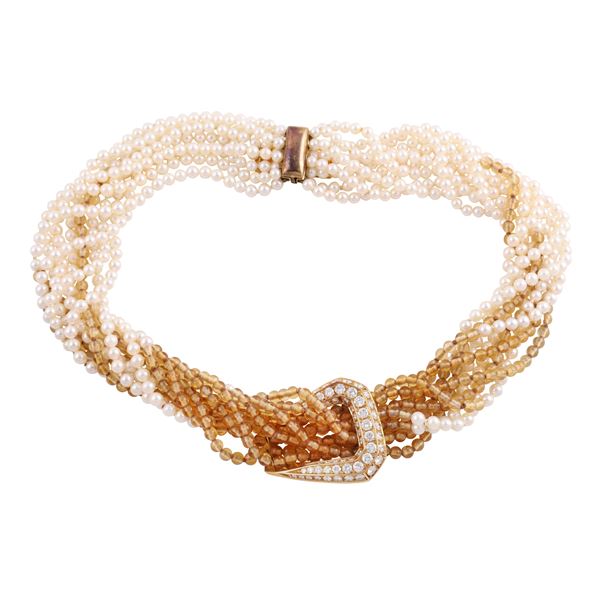 NINE-STRAND CULTURED PEARL AND QUARTZ BEAD NECKLACE. 18 KT GOLD CENTRAL ORNAMENT SET WITH DIAMONDS  - Auction IMPORTANT JEWELRY - Casa d'Aste International Art Sale