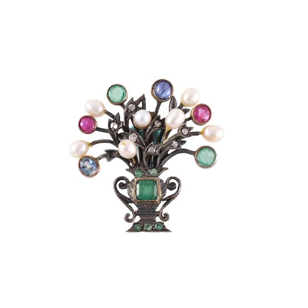 18KT GOLD AND SILVER BROOCH WITH EMERALDS, RUBIES, SAPPHIRES, ROSE CUT DIAMONDS AND PEARLS