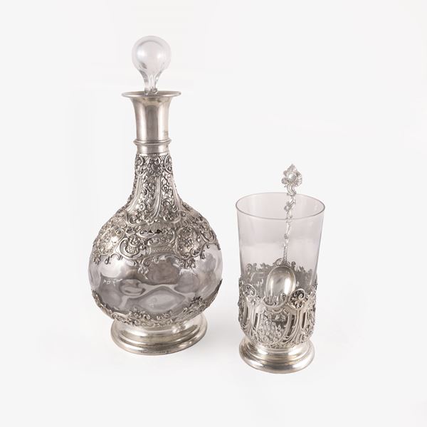800 SILVER AND GLASS ROSOLIO BOTTLE WITH GLASS AND SPOON, BY ANTONIO GIACCHÉ