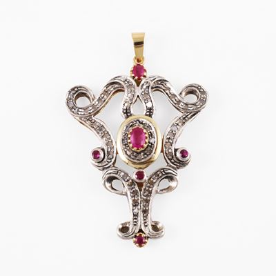 Pendente in argento e oro, ornato di rubini e diamanti