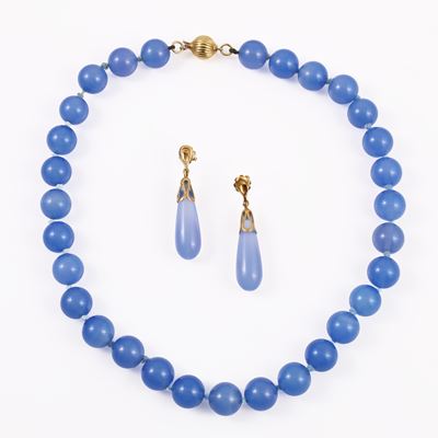 Collana e orecchini in oro giallo con calcedoni