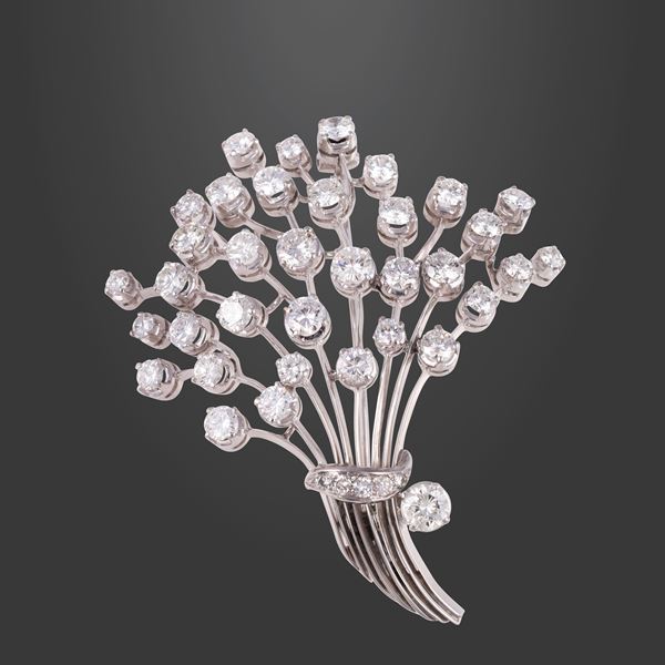 18KT GOLD AND DIAMONDS BROOCH