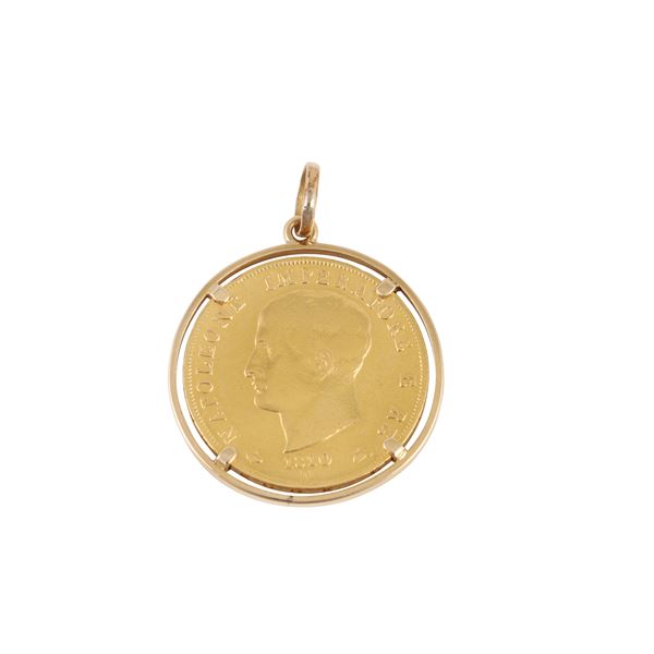 18KT GOLD PENDANT WITH COIN