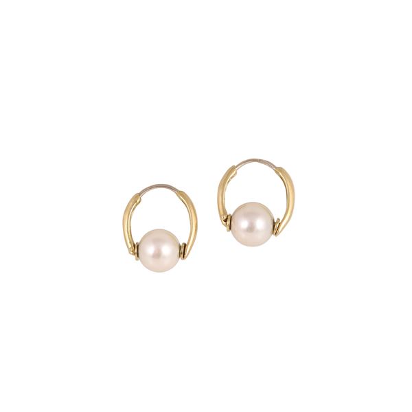 18KT GOLD EARRINGS WITH SYNTHETIC PEARLS