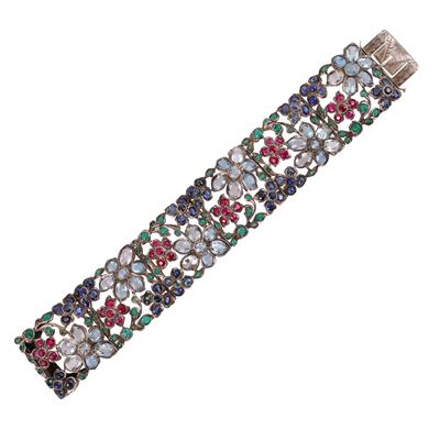 Bracciale in argento con placche floreali e gemme sintetiche