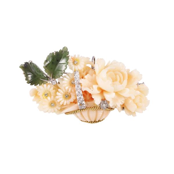 18KT GOLD BROOCH-PENDANT WITH CORAL AND DIAMONDS. 925 SILVER CHAIN