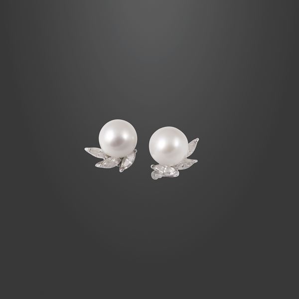 18KT GOLD EARRINGS WITH CULTURED PEARLS AND DIAMONDS  - Auction IMPORTANT JEWELRY - Casa d'Aste International Art Sale