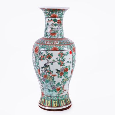 Cina, Vaso in porcellana della famiglia verde, XIX secolo