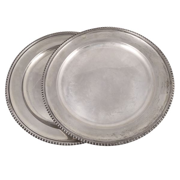 800 SILVER LOT OF TWO SERVING PLATES, BY R. MIRACOLI