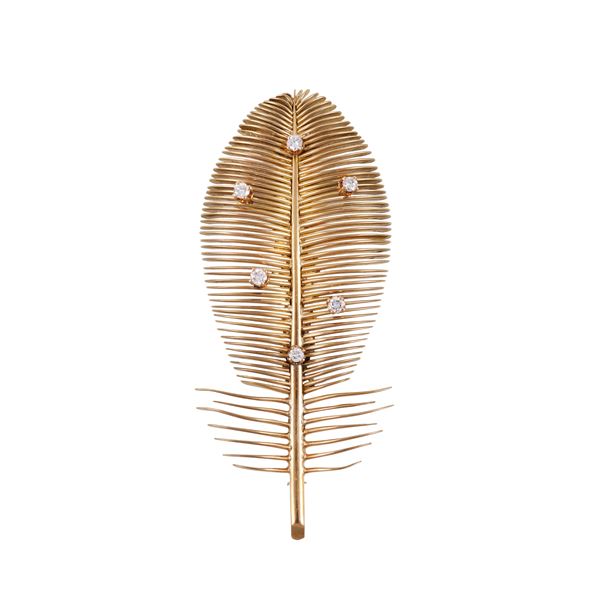 18KT GOLD BROOCH WITH DIAMONDS