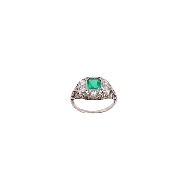 PLATINUM RING WITH EMERALD (chipped) AND OLD EUROPEAN CUT DIAMONDS