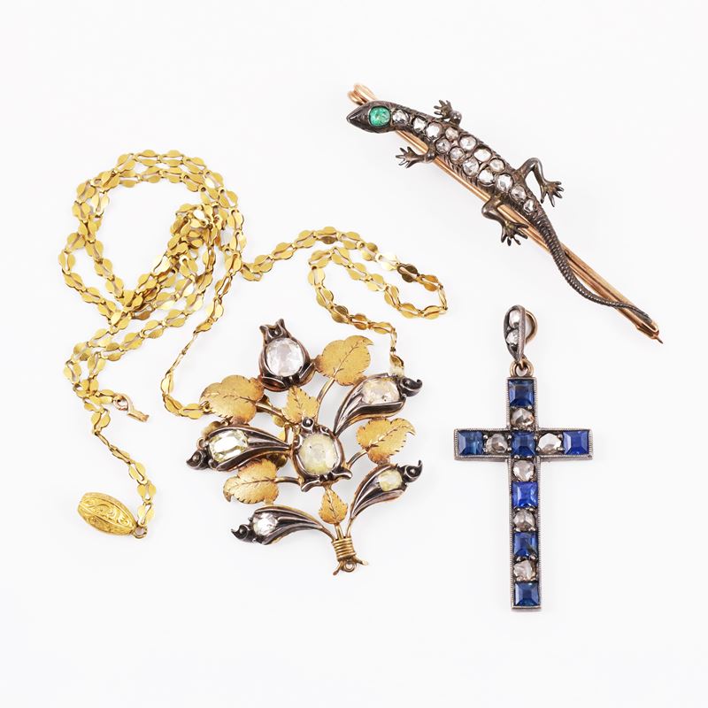 Gioielli in oro e argento con diamanti e zaffiri
