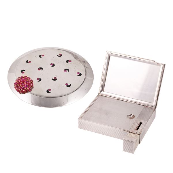 925 SILVER AND 18KT GOLD COMPACT WITH RUBIES AND ENAMEL AND 925 SILVER VANITY SET