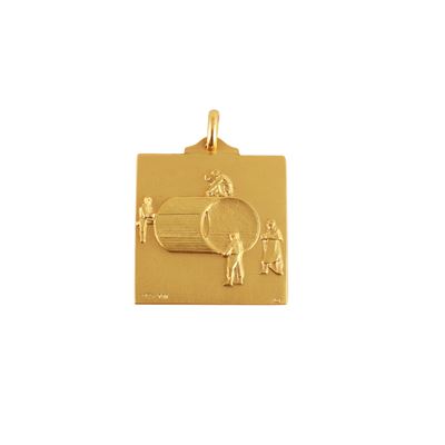 Medaglia in oro giallo quadrangolare, gr. 20,8