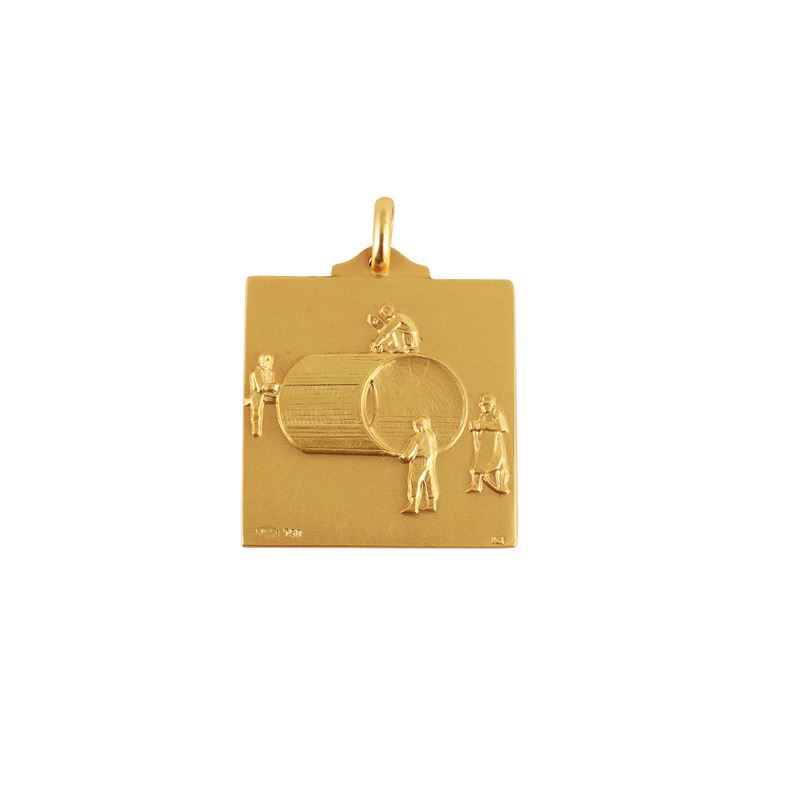 Medaglia in oro giallo quadrangolare, gr. 20,8
