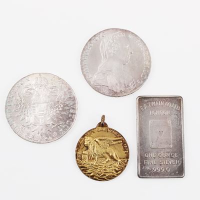 Due Talleri Maria Teresa d'Austria e medaglia con simbolo Lions, argento e vermeil