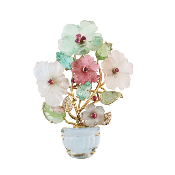 18KT GOLD BROOCH WITH DIAMONDS, RUBIES AND GEMSTONES (slight chip)