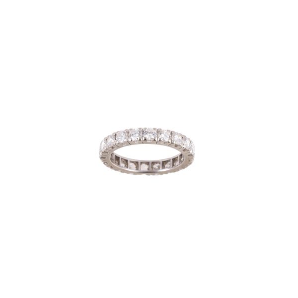 18KT GOLD AND DIAMONDS RING