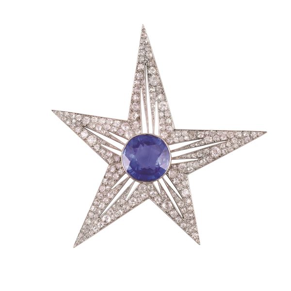 PLATINUM BROOCH WITH SAPPHIRE AND DIAMONDS