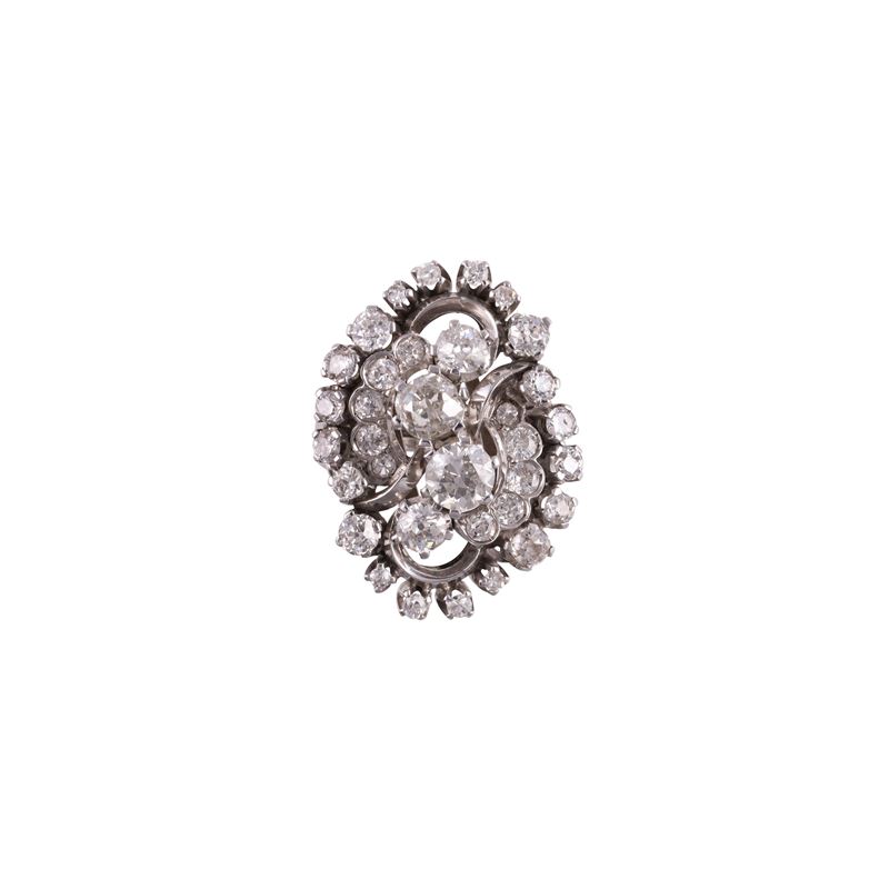 Anello in oro bianco con diamanti, circa 2,30 ct